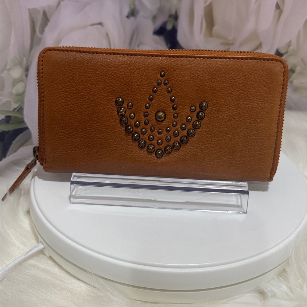 Vilenca Leather Wallet - Picture 2 of 8